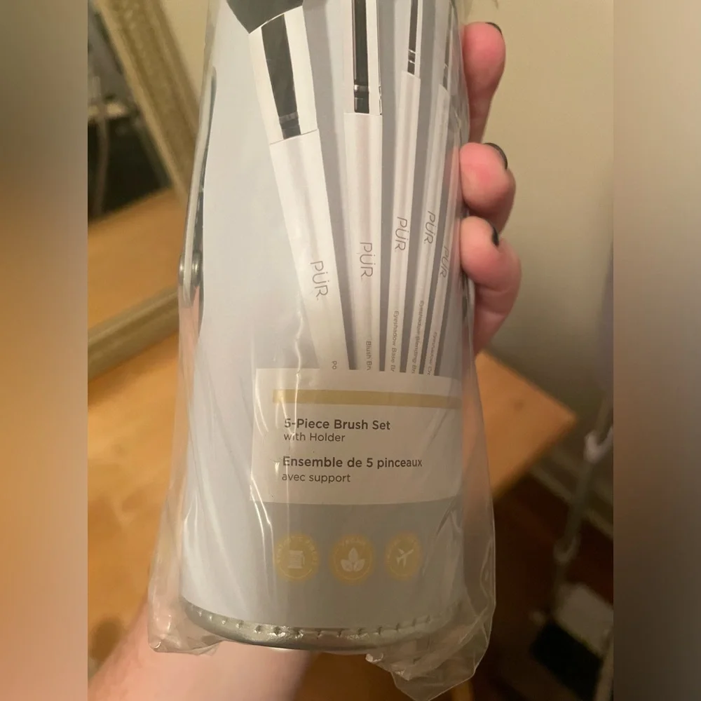 PÜR 5 Piece Brush Set with Holder - NWT